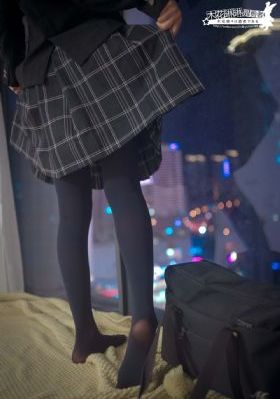 儿子带朋友回家一起他的母亲_剧情片完整视频观看
